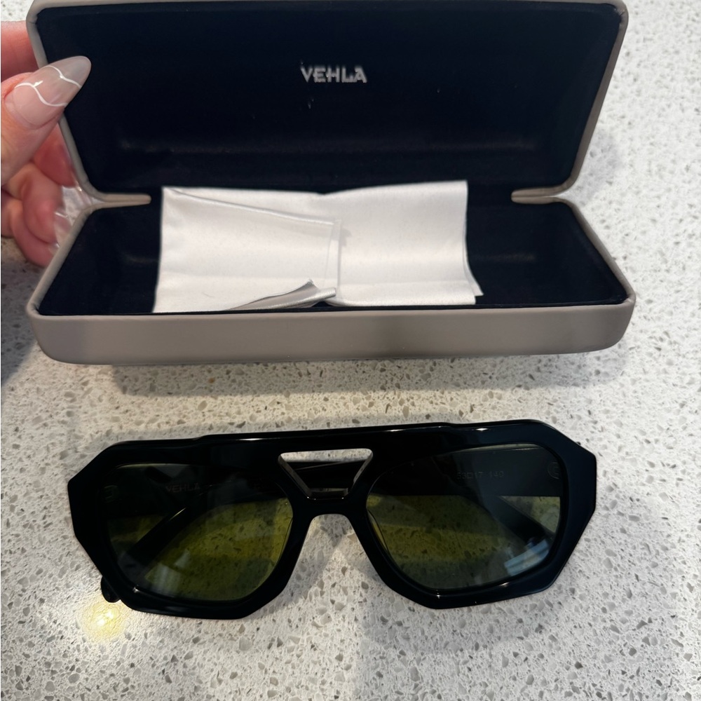 Vehla Black Sunglasses